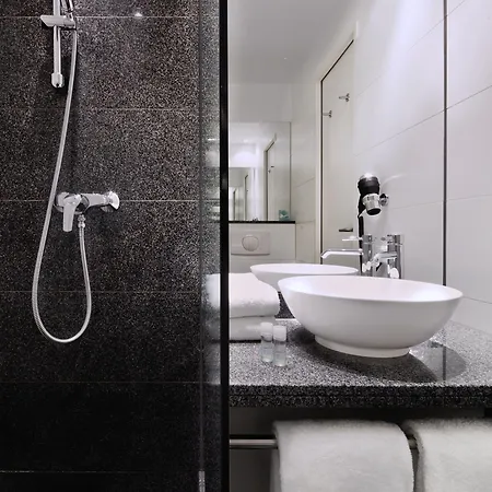 One Leipzig-augustusplatz 3* לייפציג